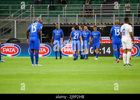 Filippo Inzaghi feiert, nachdem er am 23 2022. Mai beim Spiel der Integrationshelden im Giuseppe Meazza-Stadion in San Siro in Mailand, Italien, ein Tor erzielt hat Stockfoto