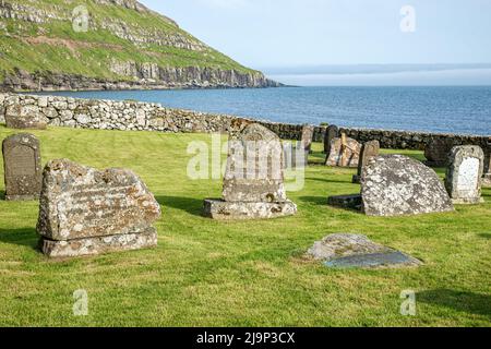 Die Kirche von Saint Olav, die älteste der Färöer-Inseln, Kirkjuboeur, Streymoy Island Stockfoto