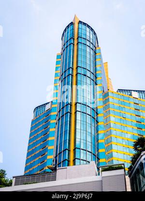 Moderner Hochhaus-Wolkenkratzer aus Glas in Bangkok, Thailand Stockfoto