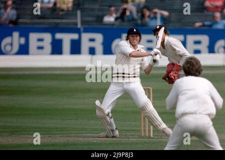 Barry Richards (Hampshire), Surrey vs Hampshire, John Player League, The Oval, London, England 16.. Juli 1978. Wicketkeeper Jack Richards (Surrey). Stockfoto