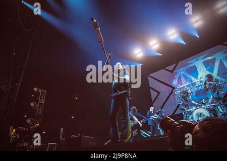 Rom, Italien. 11.. Februar 2020. James LaBrie tritt mit seiner Band Dream Theater im Palazzo dello Sport in Rom auf der Bühne auf. (Foto von Valeria Magri/SOPA Images/Sipa USA) Quelle: SIPA USA/Alamy Live News Stockfoto