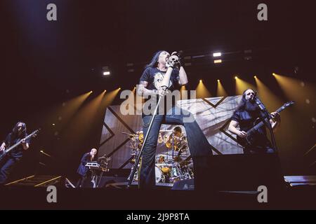 Rom, Italien. 11.. Februar 2020. James LaBrie tritt mit seiner Band Dream Theater im Palazzo dello Sport in Rom auf der Bühne auf. (Foto von Valeria Magri/SOPA Images/Sipa USA) Quelle: SIPA USA/Alamy Live News Stockfoto