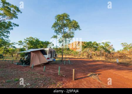 Camping mit Wohnmobil im Keep River National Park, einem beliebten Touristenziel, Northern Territory, NT, Australien Stockfoto