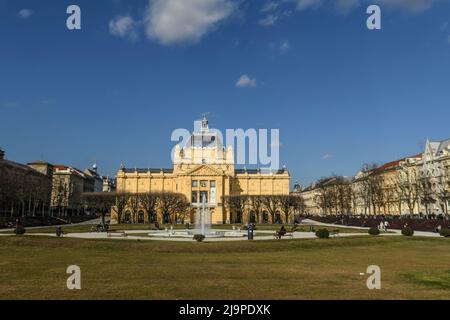 Zagreb: Platz des Königs Tomislav (Kralja Tomislava Trg) und der Kunstpavillon. Kroatien Stockfoto