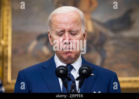 US-Präsident Joe Biden spricht mit der Nation über die Massenschießerei in Uvalde, Texas, im Roosevelt Room in Washington, DC, USA. 24.. Mai 2022. Quelle: SIPA USA/Alamy Live News Stockfoto