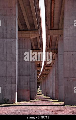 Blick auf das Viadukt über das Tal Stockfoto