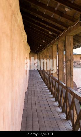 Gehweg entlang des Fort Wall Holzwegs. Stockfoto