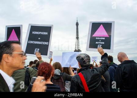 Paris, Frankreich, AIDS-Aktivisten, N.G.O. Treten Sie Paris auf, protestieren Sie gegen Homophobie in Russland, Demonstration am Trocadero in der Nähe des Eiffelturms Stockfoto