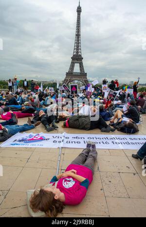 Paris, Frankreich, LGBT-Vereinigung, SOS-Homophobie-Demonstration, Protest gegen Homophobie in Russland, am Trocadero in der Nähe des Eiffelturms Stockfoto