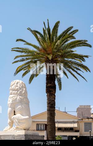 Griechenland, Insel Samos, Inselhauptort Samos (auch Vathy), Pythagoras Central Square, Löwen-Denkmal Stockfoto