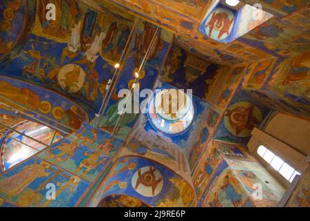 Susdal, Russland - 20. September 2015: Alte Fresken an den Wänden der Verklärung-Kathedrale im Kloster des Heiligen Euthymius in Susdal, Russland. Stockfoto