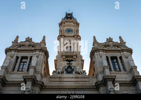 Valencia, Spanien - 05 06 2022: Rathaus von Valencia, Spanien an einem sonnigen Frühlingstag. Stockfoto