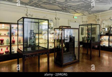 Venedig, Italien, ein Raum des Museums für orientalische Kunst in Ca’ Pesaro Stockfoto