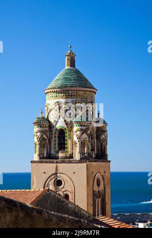 Italien, Amalfi. Licht auf der Kathedrale von St. Andrew. Stockfoto