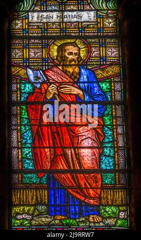 St. Matthias Glasmalerei, Sanctuary Maria Auxiliadora, Punta Arenas, Chile. Der heilige Matthias war der Schüler, der als Ersatz für Judas ausgewählt wurde. AX ist die sy Stockfoto