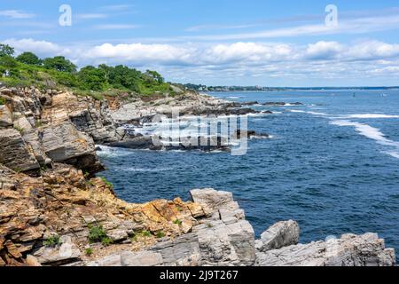 Cape Elizabeth, Maine, USA. Cove by Portland Head Light am Eingang des primären Schifffahrtskanals in Portland Harbor, der sich innerhalb von Casco Ba befindet Stockfoto