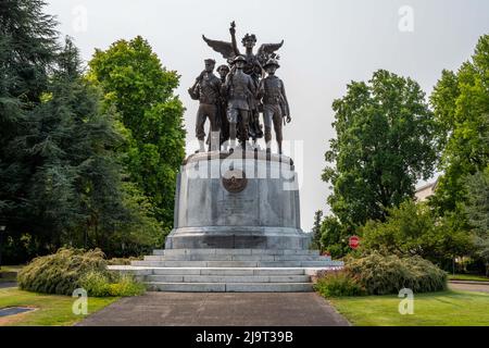 Olympia, WA, USA - 13. Aug 2021: Auf den Erinnerungen des Staatssteinernen Markers Stockfoto