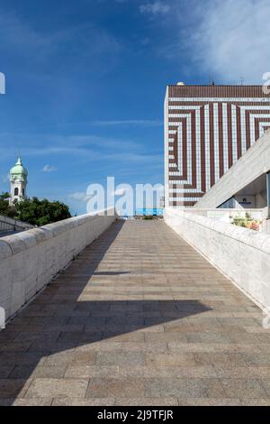 Bratislava, Slowakei - 05 21 2022: Hotel Kyjev in Bratislava an einem sonnigen Tag Stockfoto