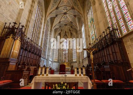 Bratislava, Slowakei - 05 21 2022: Innenraum der St.-Martin-Kathedrale in Bratislava. Stockfoto