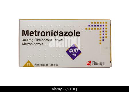 Packung Metronidazol 400 mg Filmtabletten Antibiotika zur Behandlung einer Reihe von bakteriellen Infektionen - Antibiotika-Kapseln, Antibiotika-Pillen Stockfoto