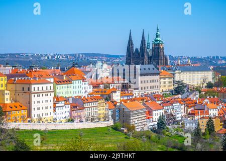 Prager Burg am sonnigen Frühlingstag Stockfoto