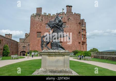 Dies ist das berühmte Powis Castle, das vom nationalen Trust betrieben wird.das Schloss in der Nähe von Welshpool Powys Mid Wales. Stockfoto