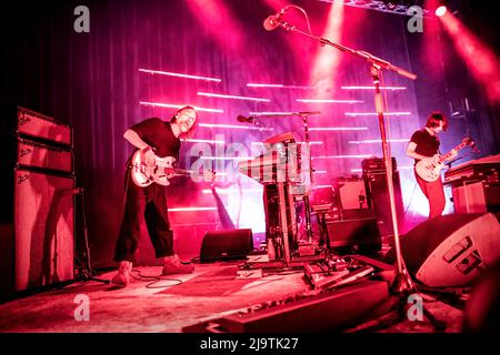 Oslo, Norwegen. 24.. Mai 2022. Die englische Rockband The Smile spielt ein Live-Konzert im Sentrum Scene in Oslo. Hier ist Sänger, Songwriter und Musiker Thom Yorke live auf der Bühne zu sehen. (Foto: Gonzales Photo/Alamy Live News Stockfoto