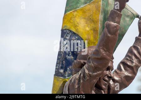 Statue des Piloten Ayrton Senna in Rio de Janeiro, Brasilien - 19. April 2020 : Statue des Piloten Ayrton Senna in der Stadt von Rio de Janeiro. Stockfoto