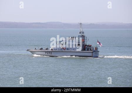 Die Royal Navy Archer Klasse Fast Training Boat HMS SMITER verlassen Hafen Stockfoto