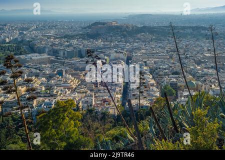 Blick über Athen vom Lycabettus-Hügel aus Stockfoto