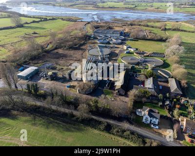 Luftaufnahme der Kläranlagen von Southern Water Chichester, West Sussex, England Stockfoto