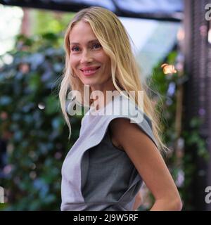 Madrid, Spanien. 25.. Mai 2022. Das spanische Model Vanesa Lorenzo präsentiert Naturalie im Fortuny Home Club in Madrid. Kredit: SOPA Images Limited/Alamy Live Nachrichten Stockfoto