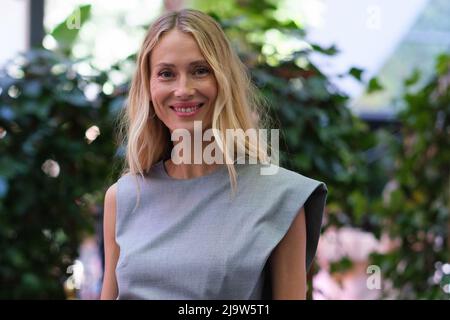 Madrid, Spanien. 25.. Mai 2022. Das spanische Model Vanesa Lorenzo präsentiert Naturalie im Fortuny Home Club in Madrid. Kredit: SOPA Images Limited/Alamy Live Nachrichten Stockfoto