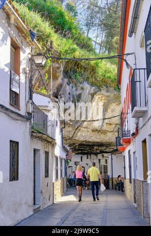 Setenil de las Bodegas, Andalusien. Spanien Stockfoto