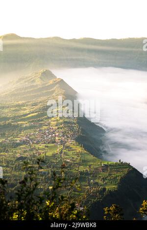 Ein Dorf in Indonesien am frühen Morgen Stockfoto