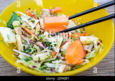 Frischer asiatischer veganer Salat Stockfoto