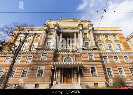 Sarajevo, Bosnien und Herzegowina - 13 FEB 2022:Ein schönes Regierungsgebäude in Sarajevo Stockfoto