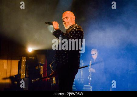 Peter Murphy vom Bauhaus tritt am 17.. Mai 2022 im Rahmen der Bauhaus 2022 World in der Arlene Schnitzer Concert Hall in Portland, Oregon, USA, auf Stockfoto