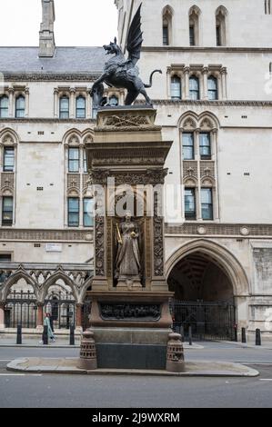 Das Temple Bar Memorial ist der wichtigste zeremonielle Eingang zur City of London, wo der Strand auf die Fleet Street trifft. London, England, Großbritannien. Stockfoto