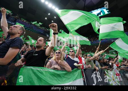 Tirana, Albanien. 25.. Mai 2022. Fans von Feyenoord vor dem Finale der UEFA Conference League zwischen AS Roma und Feyenoord am 25. Mai 2022 in der Arena Kombetare, Tirana, Albanien. Kredit: Giuseppe Maffia/Alamy Live Nachrichten Stockfoto