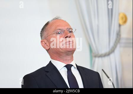 Wien, Österreich. 25. Mai 2022 Pressekonferenz im Anschluss an den Ministerrat mit Innenminister Gerhard Karner (ÖVP). Thema: internetsicherheit Stockfoto