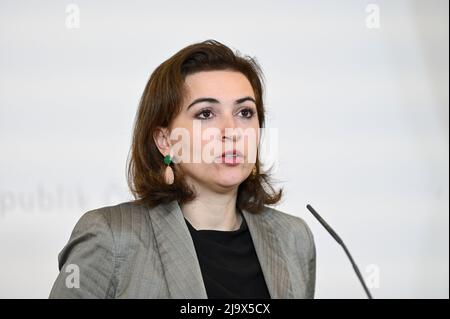 Wien, Österreich. 25. Mai 2022 Pressekonferenz nach der Ministerkonferenz mit der Bundesministerin der Justiz Alma Zadic (die Grünen). Thema: internetsicherheit Stockfoto