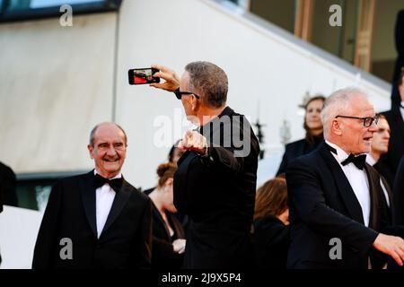 Cannes, Frankreich. 25.. Mai 2022. CANNES - MAI 25: Tom Hanks kommt zur Premiere von „ELVIS“ während der Ausgabe 75. der Filmfestspiele von Cannes am 25. Mai 2022 im Palais des Festivals in Cannes, Frankreich. (Foto von Lyvans Boolaky/ÙPtertainment/Sipa USA) Quelle: SIPA USA/Alamy Live News Stockfoto