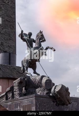 MOSKAU, RUSSLAND - 28. APRIL 2016: Siegesdenkmal. Victory Park auf dem Poklonnaya Gora (der Poklonnay Hügel) Stockfoto