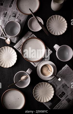 Teller für Kaffee und Frühstück Stockfoto