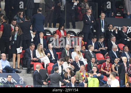 National Arena, Tirana, Albanien. 25.. Mai 2022. Finale der Conference League, AS Roma gegen Feyenoord Rotterdam; Francesco Totti ex ALS Roma-Spieler an der Tribüne Credit: Action Plus Sports/Alamy Live News Stockfoto