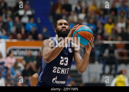 Sankt Petersburg, Russland. 25.. Mai 2022. Eric Buckner (No.23) von Zenit wurde im dritten Match-Finale des VTB United League-Basketballspiels zwischen Zenit und CSKA in der Sibur Arena in Aktion gesehen. Endstand; Zenit Saint Petersburg 93:7 CSKA Moscow. (Foto von Maksim Konstantinov/SOPA Images/Sipa USA) Quelle: SIPA USA/Alamy Live News Stockfoto