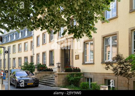Luxemburg, Mai 2022. Außenansicht des Gebäudes des Finanzministeriums im Stadtzentrum Stockfoto