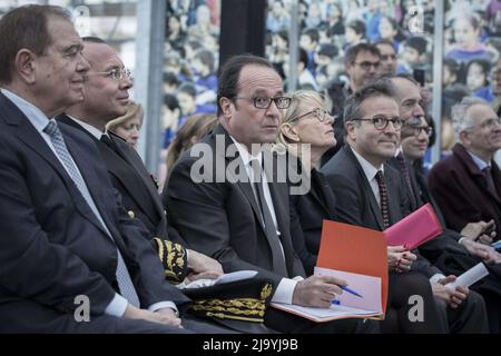 Der französische Präsident Francois Hollande nimmt an der Lancierung des Projekts Universitätscampus Grand Paris-Nord in Saint-Ouen bei Paris Teil Stockfoto