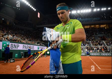 Rafael Nadal aus Spanien während des vierten Tages von Roland Garros am 25. Mai 2022 in Paris, Frankreich. Foto von Laurent Zabulon/ABACAPRESS.COM Stockfoto